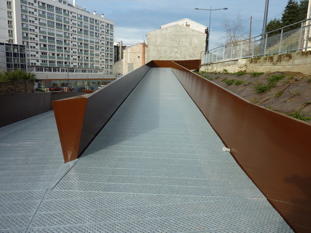 Bordure de jardinière en acier corten – aménagement urbain SECATRA