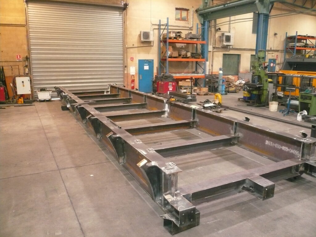 Châssis métalliques en fabrication dans l’atelier SECATRA